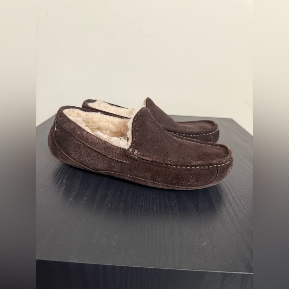 UGG MEN'S BROWN ASCOT SLIPPERS SUEDE MOCCASIN SHOES SZ 8 - Picture 3 of 8